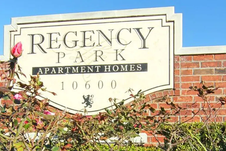 Regency Park — Photo 8