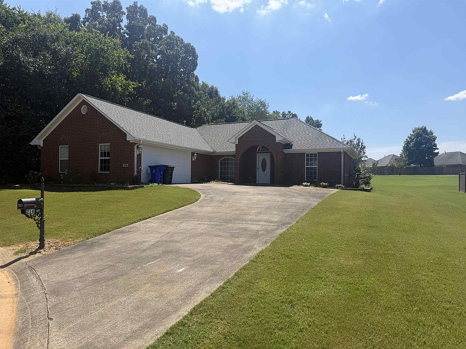 1st image of 216 Dunolly Ln