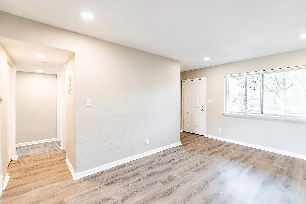 Stoneside Apartments — Photo 2