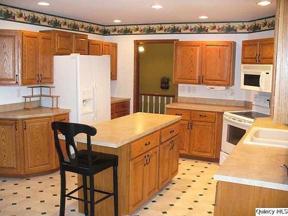 Home for Sale in CampPoint, IL $179,900