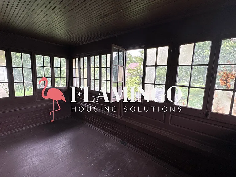 303 Lexington Ave — Photo 16