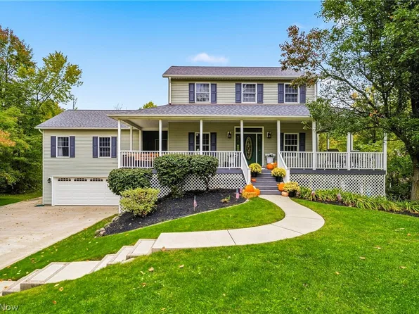 213 Canfield Dr, Chardon, OH 44024