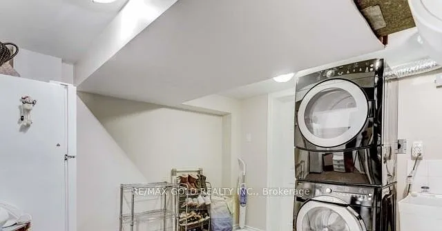 6 Monaco Ct — Photo 25