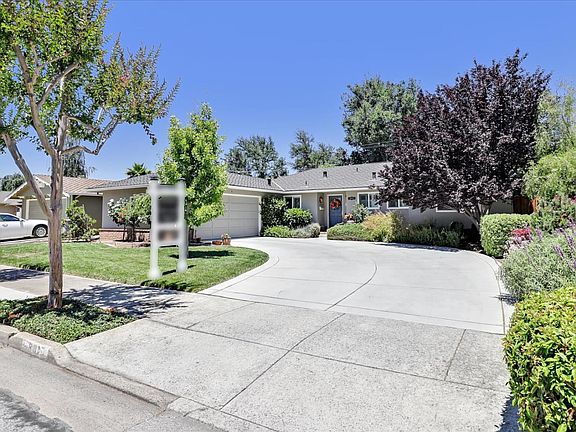 5th image of 801 Eschenburg Dr