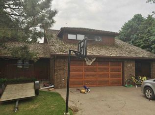 817 2nd St SW, Rugby, ND 58368