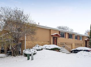 5286 Beachside Dr, Minnetonka, MN 55343