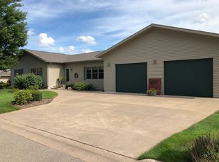 1620 E Fowler St, Prairie Du Chien, WI 53821