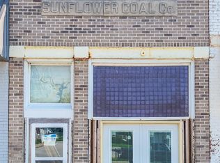 8166 E Main St, Dugger, IN 47848