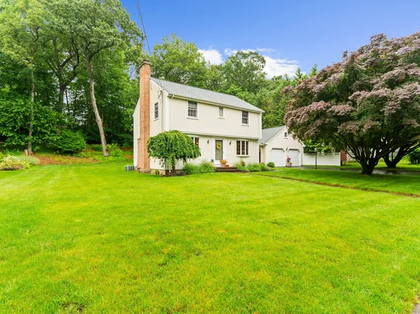 25 Thayer Road, Manchester, CT 06040