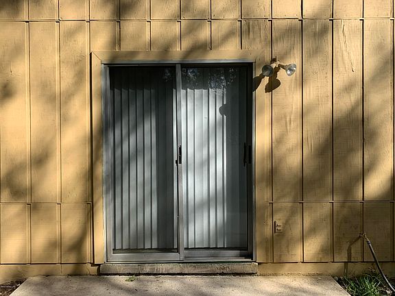 3rd image of 1261 Montecello Dr #B