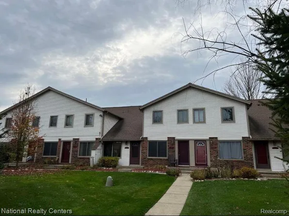 7210 Bluewater Dr APT 150, Clarkston, MI 48348
