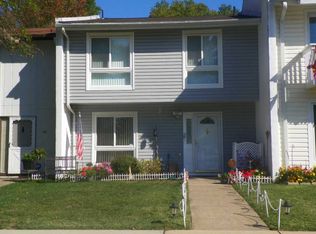 54 Simeon Ln, Sterling, VA 20164