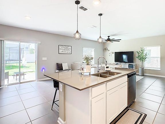 4th image of 1042 John Jacob Rd