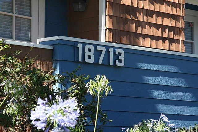 1st image of 18713 Hatteras St Unit 9