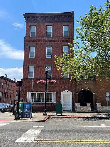 900 Washington St #1 Photo 1