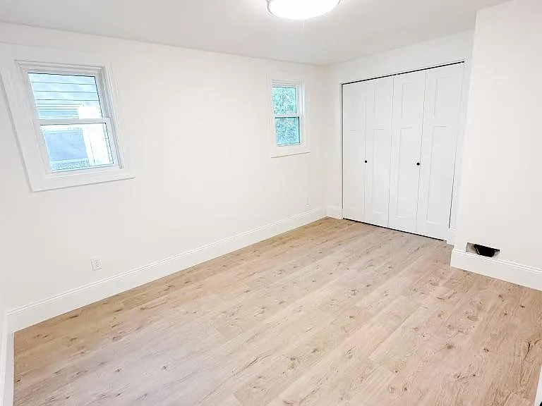 403 8th Ave S — Photo 22