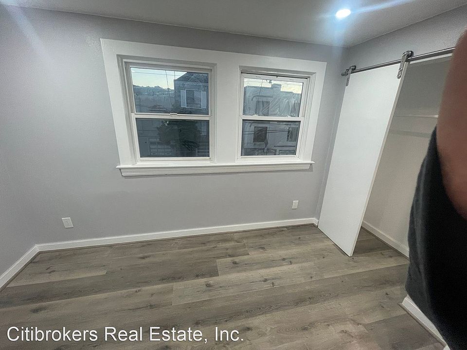 1st image of 905A Russia Ave