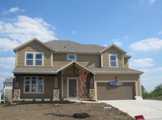 932 Stonecrest Rd, Olathe, KS 66061