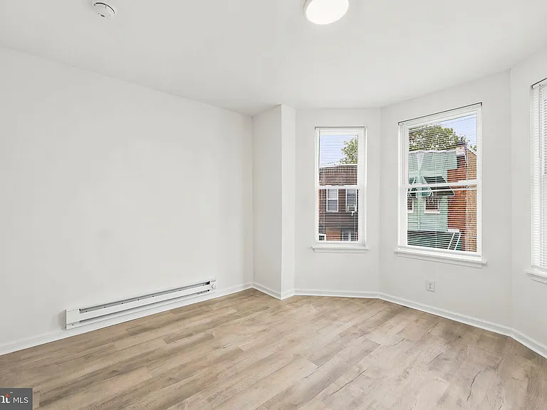 2821 N Stillman St — Photo 8
