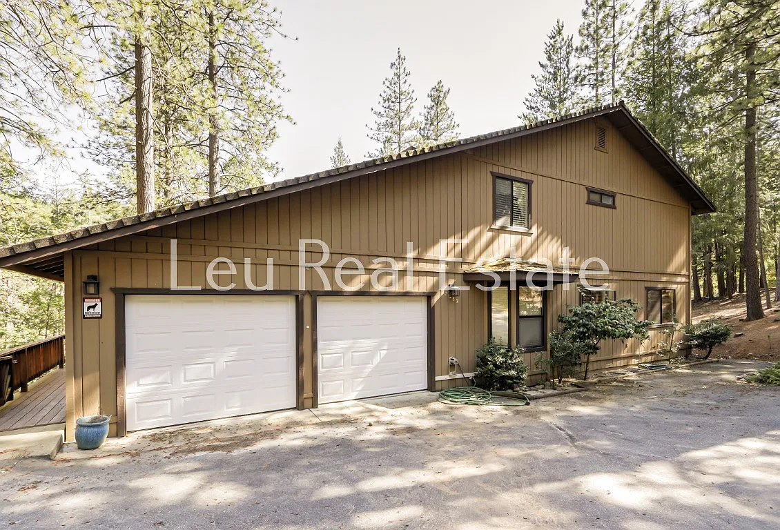 3 bed, 2.5 bath, 2194 sqft, $2,875 — Photo 1