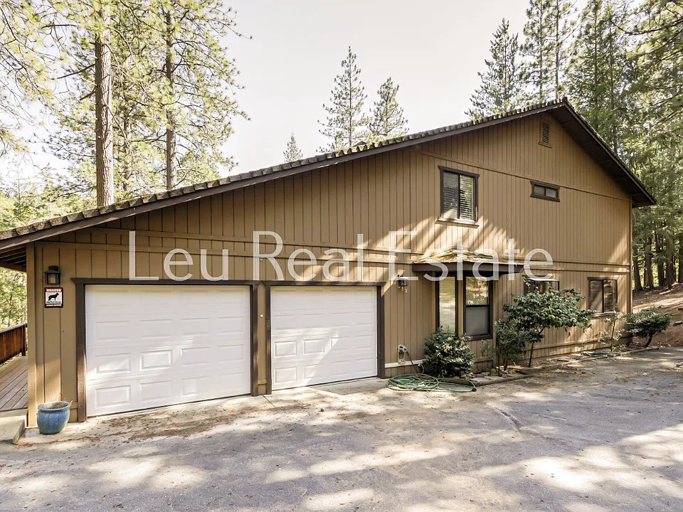 4652 Sierra Springs Dr