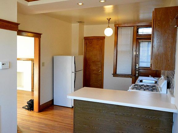 4th image of 1400 W Warner Ave #3
