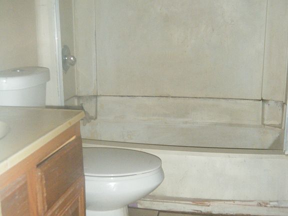 3rd image of 8446 Carolwood Dr
