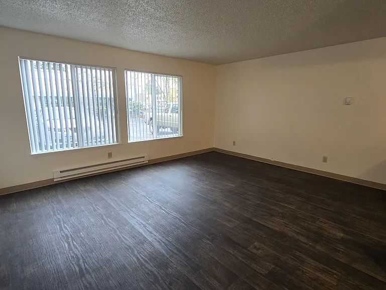 Tristin Square Apartments — Photo 9