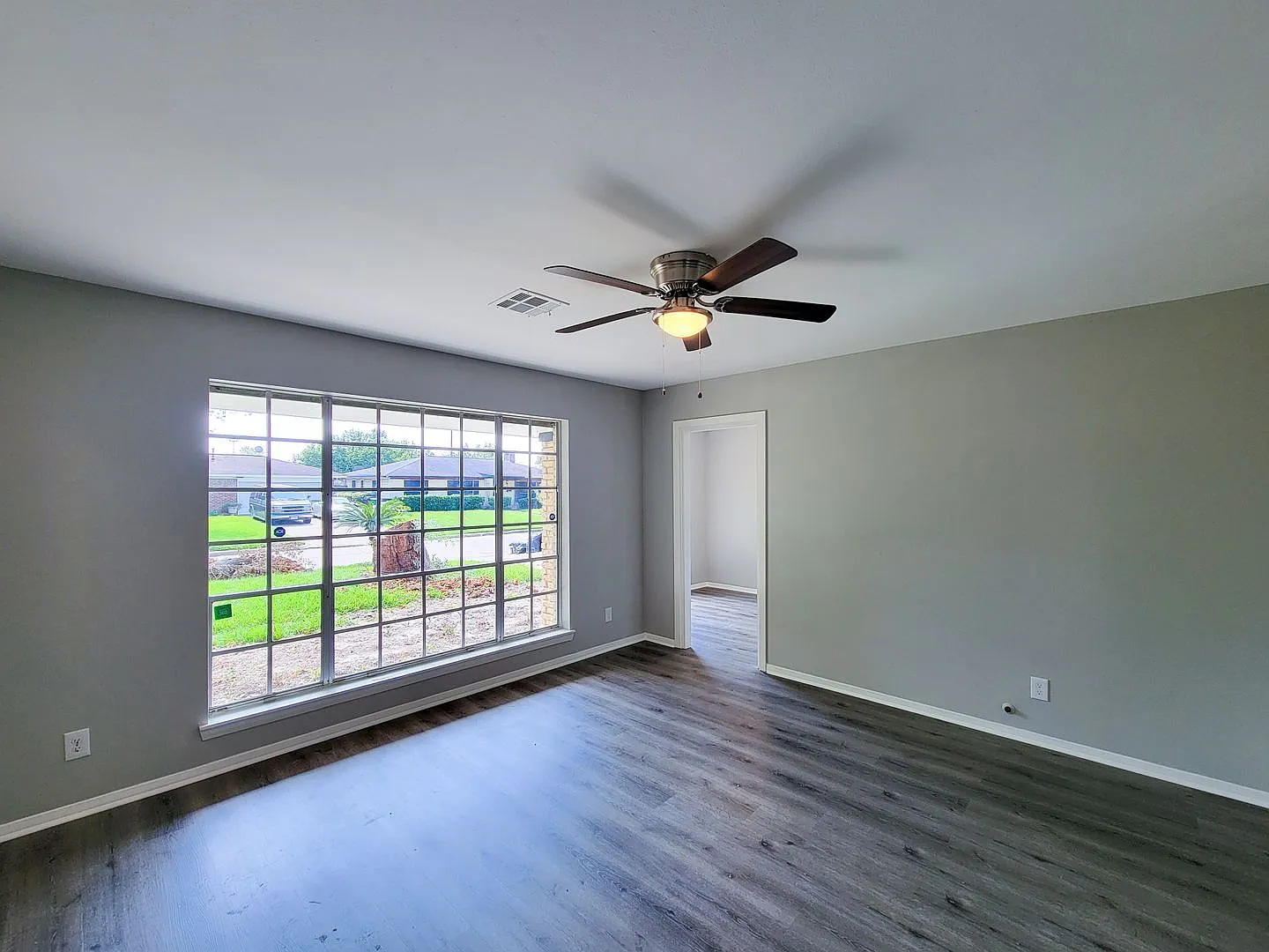 Recently Remodeled 3 Bedroom 2.5 Bath Lease Home — Photo 2