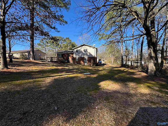 2nd image of 2753 Scott St