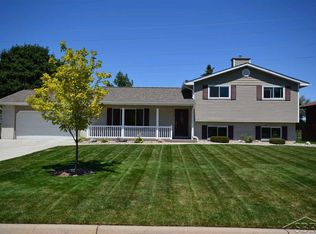 6400 Moreland Ln, Saginaw, MI