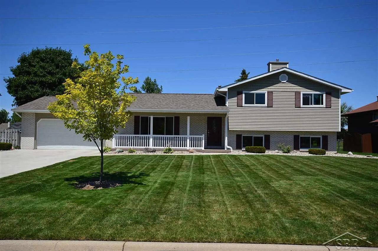 6400 Moreland Ln photo 1