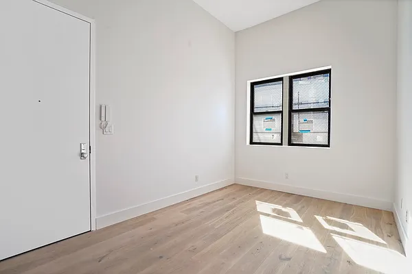 Rented by Crifasi Real Estate | media 42