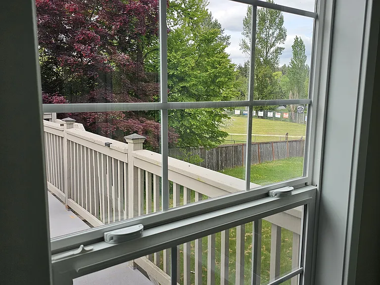 1020 151st Ave SE #1 — Photo 35
