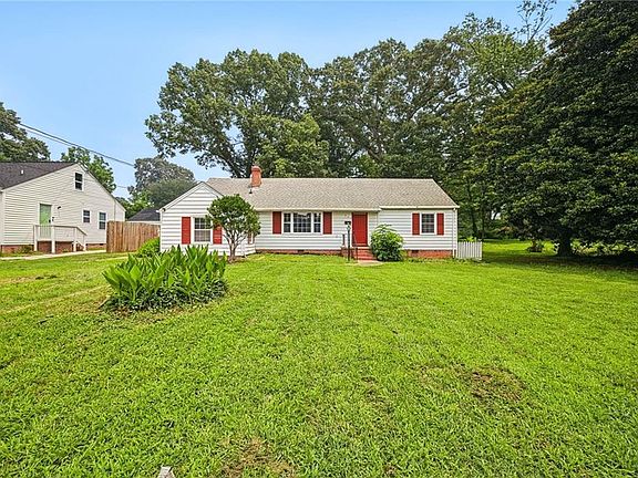 2nd image of 913 Jackson Dr