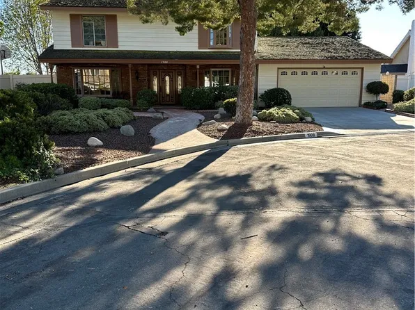 1908 Brentwood Dr, Fullerton, CA 92831