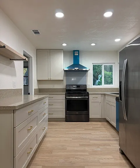 9245 Mills Ave — Photo 4