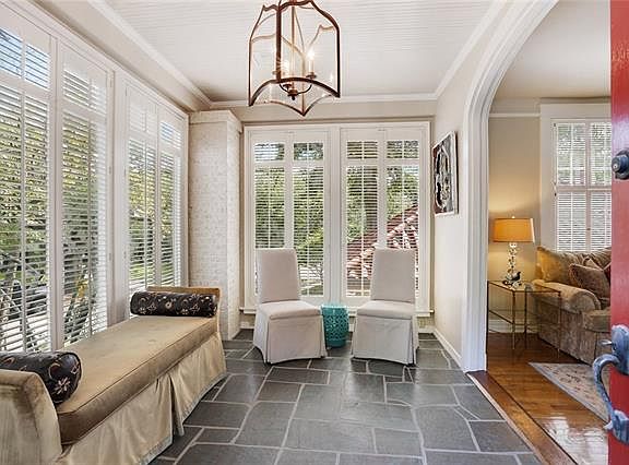 2nd image of 120 W Oakridge Park