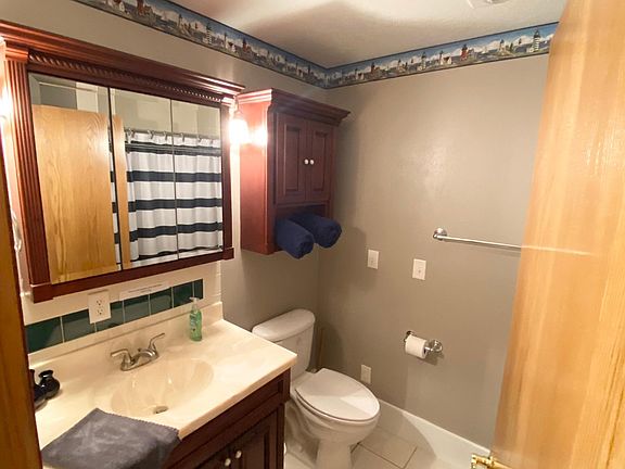 5th image of 15506 Basswood Ave
