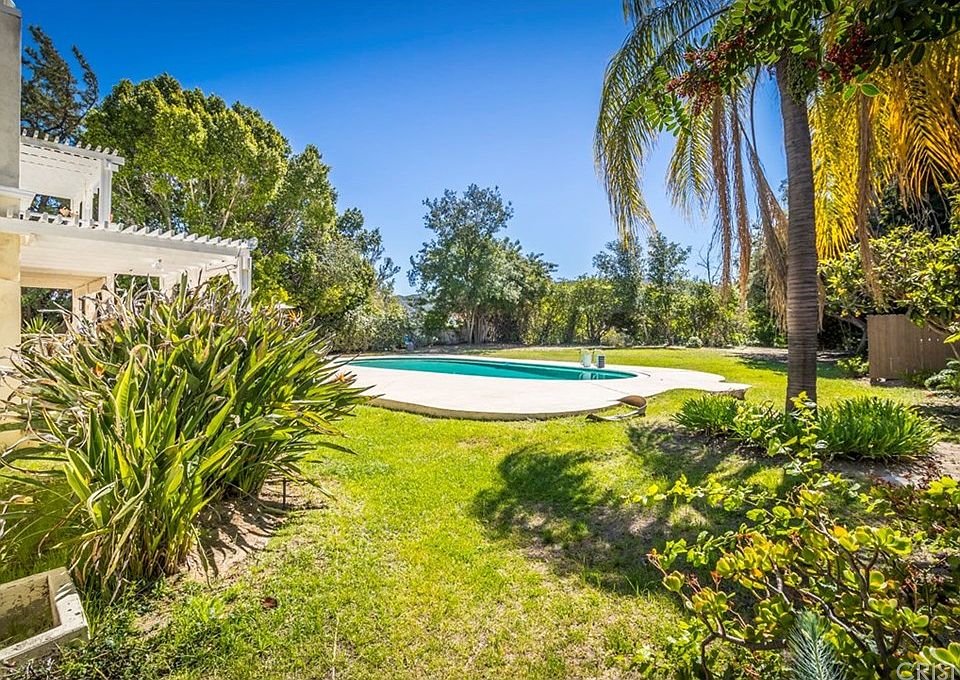 1st image of 18900 Pasadero Dr