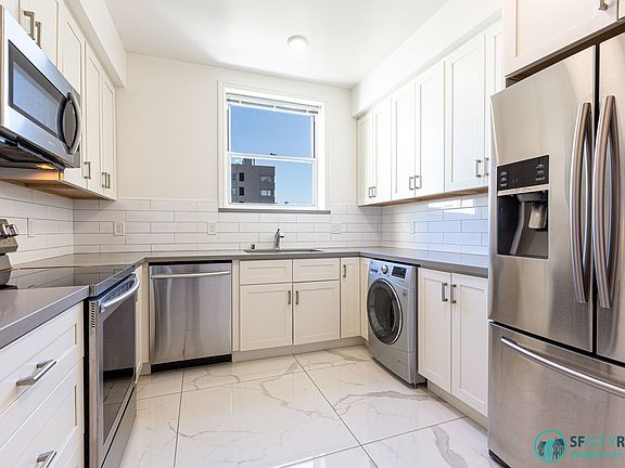 4th image of 1950 Clay St #402