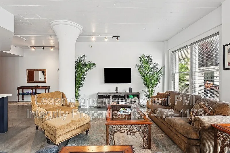 2 bed, 2.0 bath, 1402 sqft, $3,500 — Photo 3
