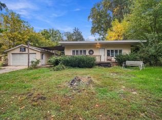 24451 Manor Dr, Hudson, IL 61748