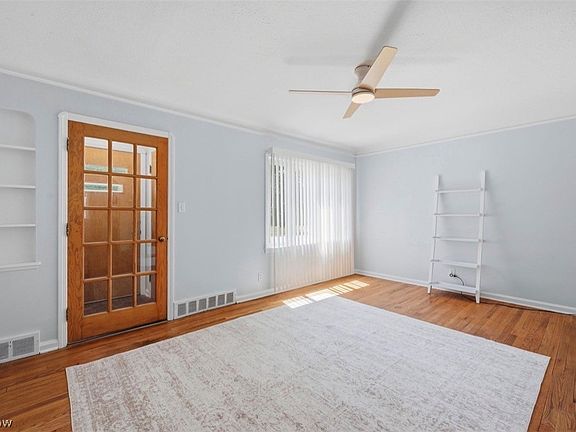 2nd image of 4217 Hinsdale Rd