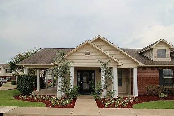 Parkridge Apartments — Photo 3