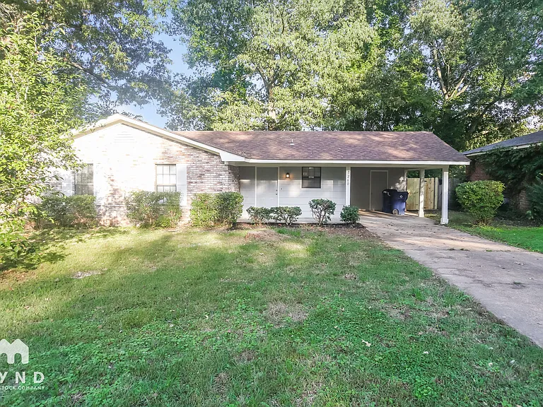 7260 Northbrook Dr — Photo 1