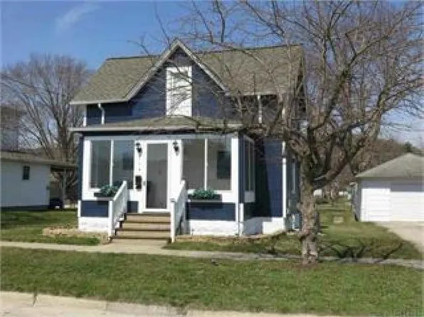 714 South Ave, Decorah, IA 52101