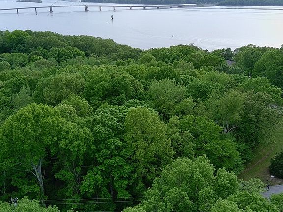 2nd image of 14 Malcolms Point Rd