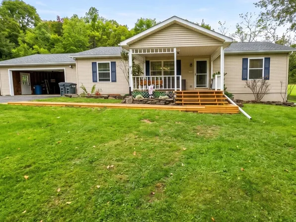 729 Hemlock Rd, Waymart, PA 18472