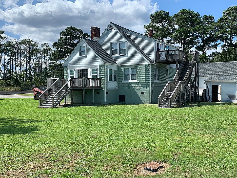 Recently painted outside.